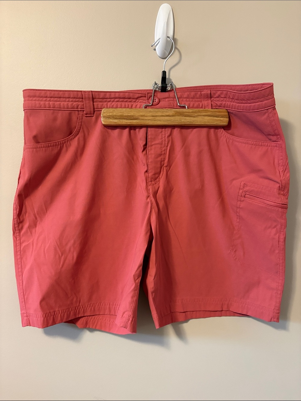 Eddie Bauer Coral Pink Flat-Front Women's Shorts